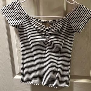 Old the shoulder stripped Hollister top
